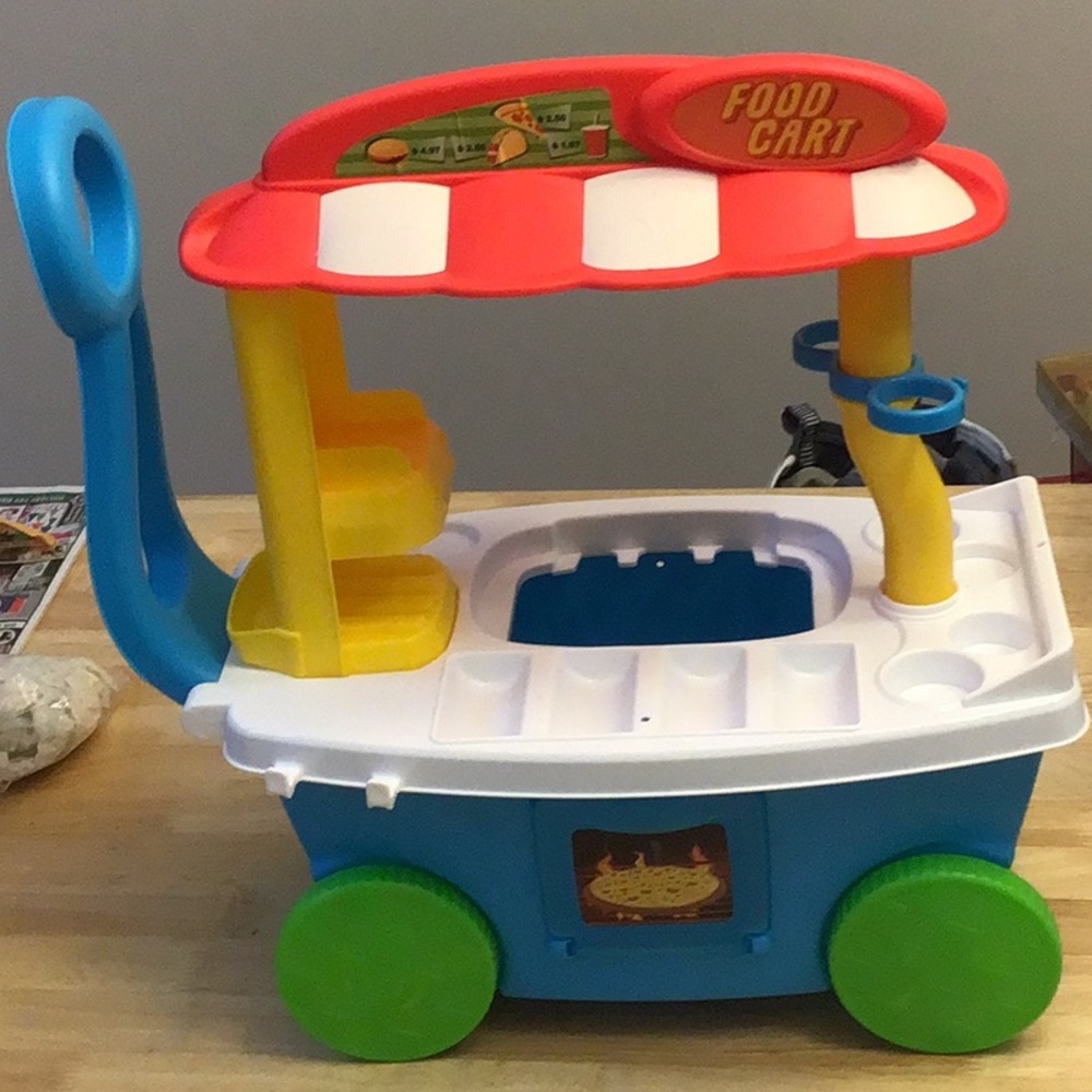 Kid Connection Food Cart 19Hx15L” no sink or food, cute pull along, clean
